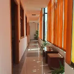 W Bush Square Ξενοδοχείο 4*