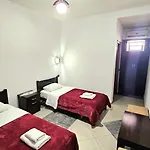 W Bush Square 4*