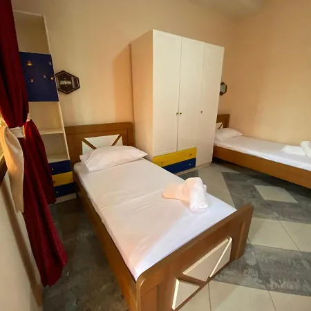 W Bush Square 4*