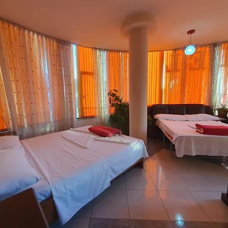 W Bush Square Hotel Fushe-Kruje