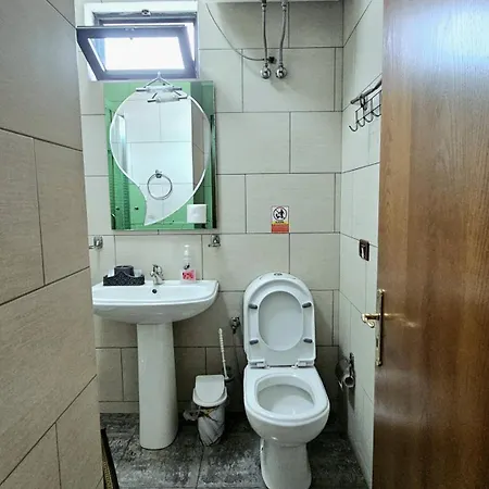W Bush Square Otel